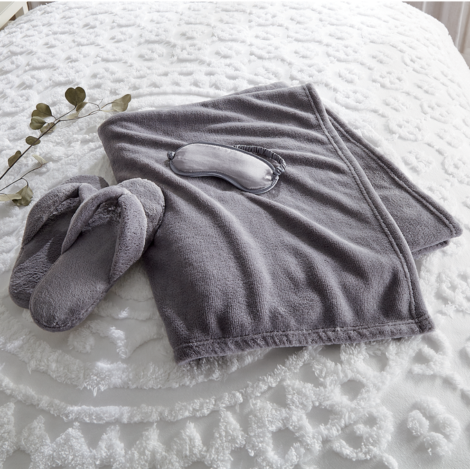 3-Piece Cozy Throw Gift Set, , large