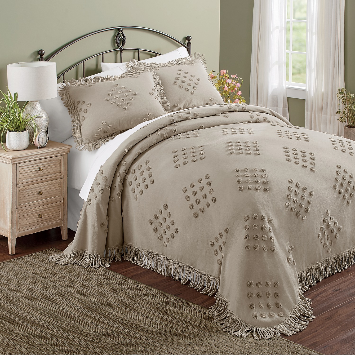 Harper Chenille Bedspread | ASHRO