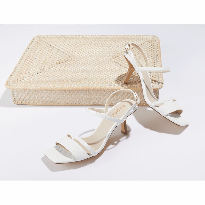 Ashro sandals shop