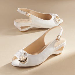 Classique Knotted Peep-Toe Pump, , large