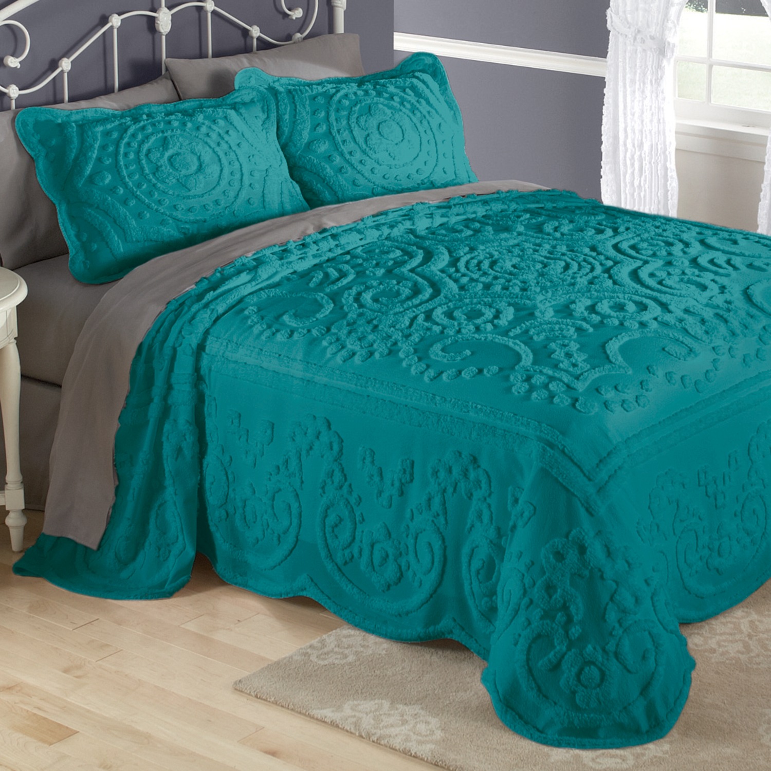 Scallop Chenille Bedspread ASHRO