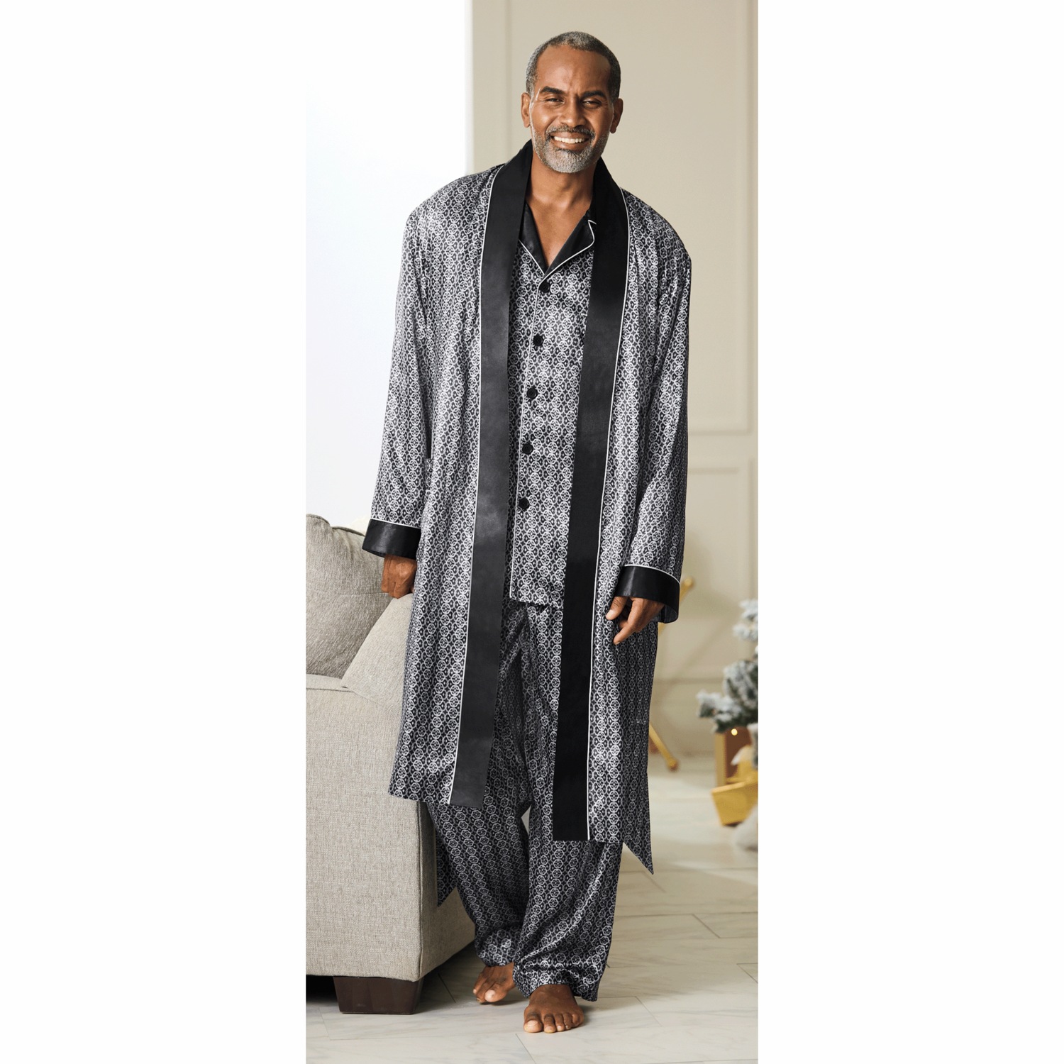 Black/White Pajamas/Robe by Steve Harvey | ASHRO