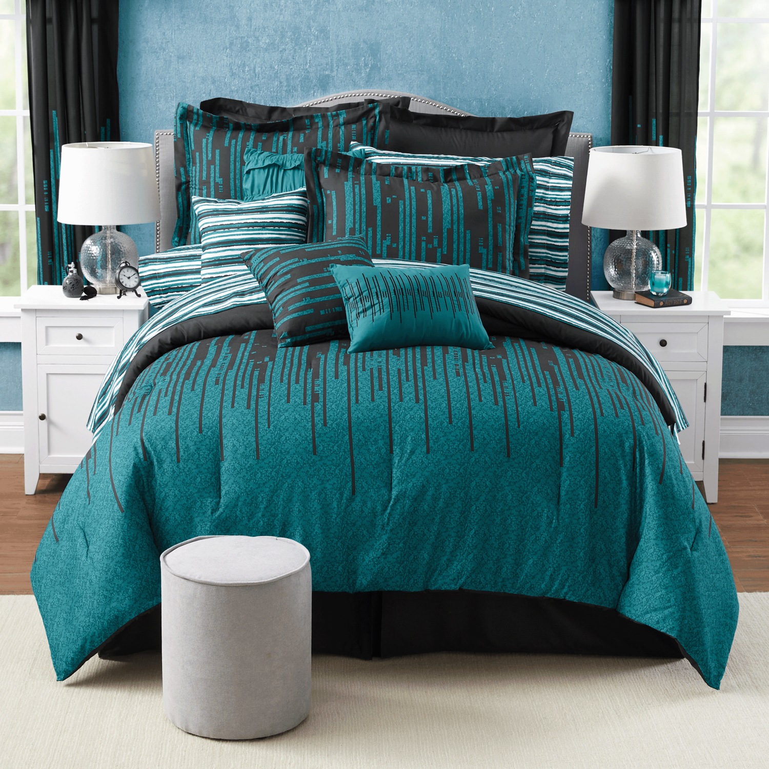 Gilda 30Piece Complete Comforter and Curtain Set with 2 Coordinating