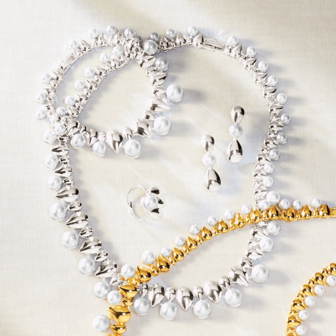 Faux-Pearl/Pear Jewelry Set , Silvertone, large